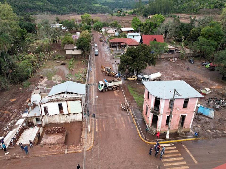 IGP inicia mutirão para confecção de carteiras de identidade perdidas pelas  vítimas das enchentes - Defesa Civil do Rio Grande do Sul